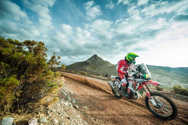 Único brasileiro nas motos, Jean Azevedo sai do Rally Dakar