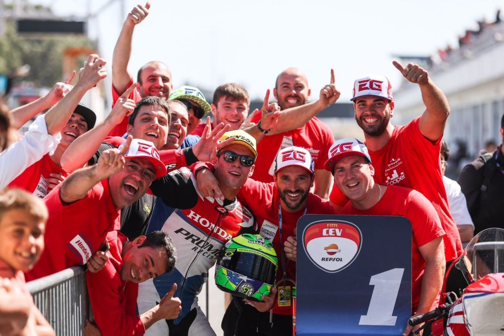 Eric Granado vence mais duas e assume liderança do Europeu de Moto2
