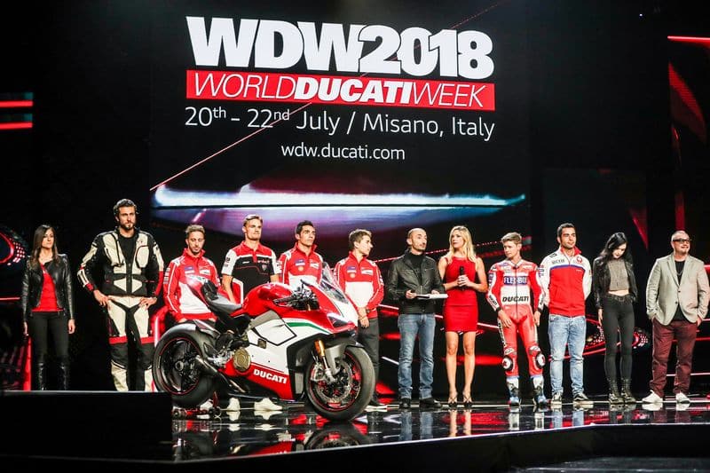 Ducati World Première 2018 - Danilo Petrucci, Andrea Dovizioso, Casey Stoner, Claudio Domenicali, Jorge Lorenzo, Michele Pirro, Chaz Davies