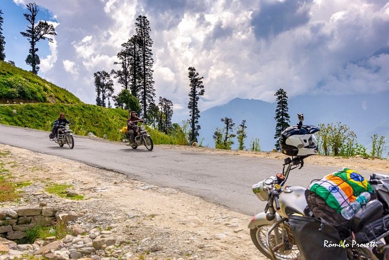 Livro: Viagem de moto pelos caminhos do Himalaia