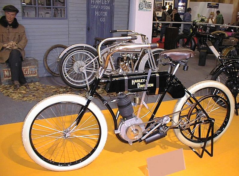 História da Motocicleta - O primeiro modelo Harley-Davidson - Foto: Wikipédia