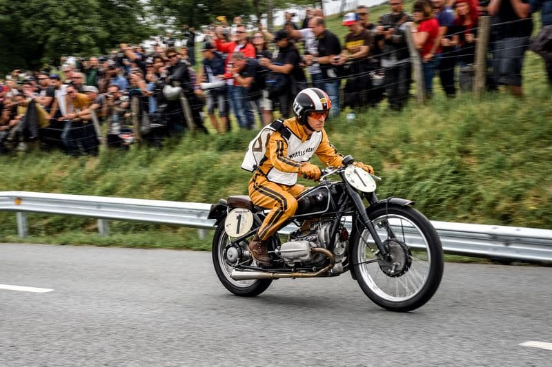 BMW Motorrad exibe motos clássicas no festival “Wheels and Waves”