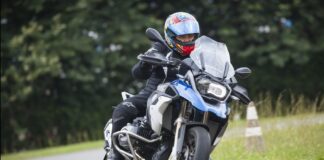 Dicas para viajar de moto com segurança nas férias