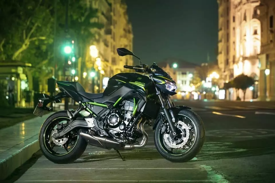 Kawasaki faz lançamento simultâneo da Z650 e Ninja 650 2021
