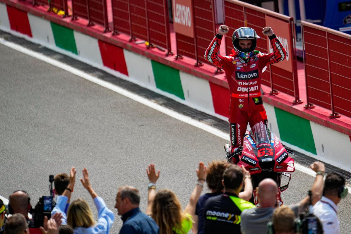 Itália para os italianos: Pecco Bagnaia e Ducati triunfam no Grande Prêmio de Mugello.