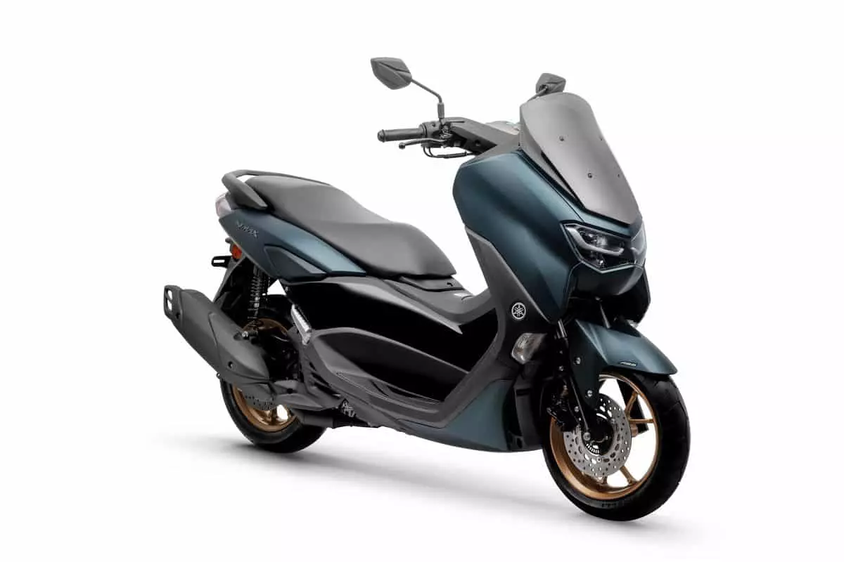 Nova Yamaha NMAX Connected 160 ABS; interatividade até com as redes sociais. 3 tn 2023 NMAX 160 MATT GREEN 3 4 DIREITA