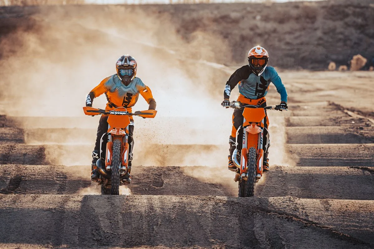 Linha motocross 2023- MX 2023 - KTM Brasil Linha motocross 2023- MX 2023 - KTM Brasil