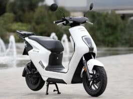 EM1 e: a Scooter Elétrica da Honda