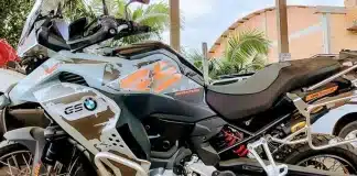 Leilões de motos no sul do Brasil. BMW F800 no pátio do Detran-SC
