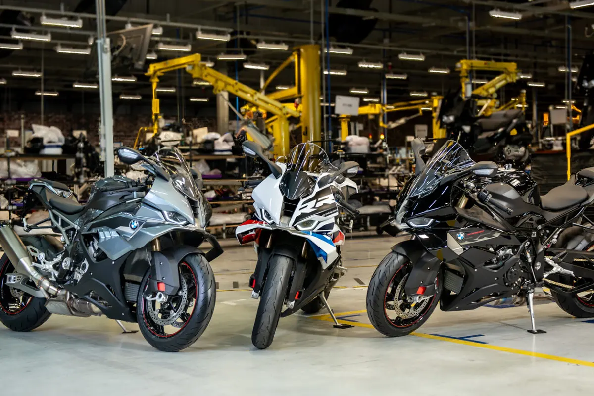 BMW S 1000 RR 2026 - Preta, Cinza Bluestone e Motorsport - produção em Manaus - Divulgação BMW S 1000 RR 2026 - Preta, Cinza Bluestone e Motorsport - produção em Manaus - Divulgação