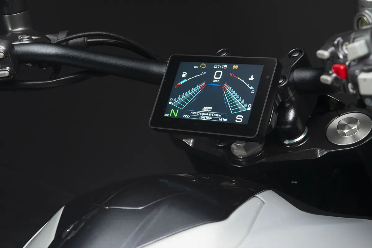 Painel digital em TFT colorido: tecnologia compartilhada entre os modelos - Divulgação Painel digital em TFT colorido: tecnologia compartilhada entre os modelos - Divulgação