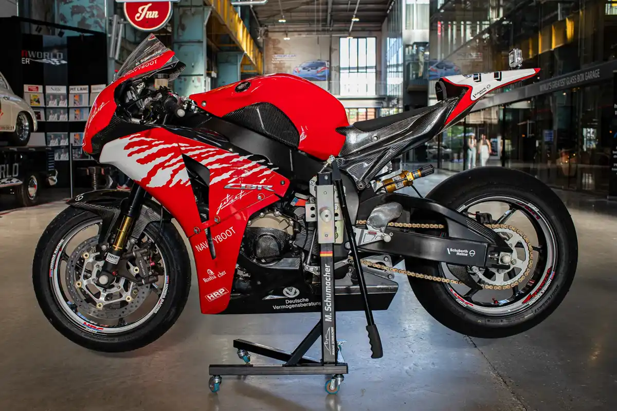 Moto de Michael Schumacher – Fabian Boehm – Divulgação RM Sotheby’s Moto de Michael Schumacher – Fabian Boehm – Divulgação RM Sotheby’s