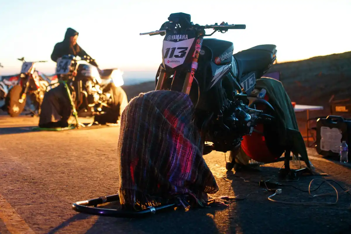 Pneus cobertos para não perderem o aquecimento - Divulgação Pneus cobertos para não perderem o aquecimento - Divulgação