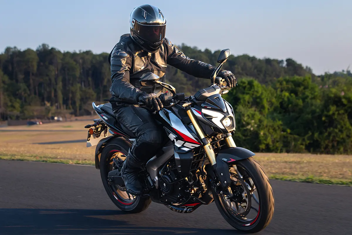 Bajaj Dominar NS400Z: já é uma das mais vendidas - Divulgação Bajaj Dominar NS400Z: já é uma das mais vendidas - Divulgação