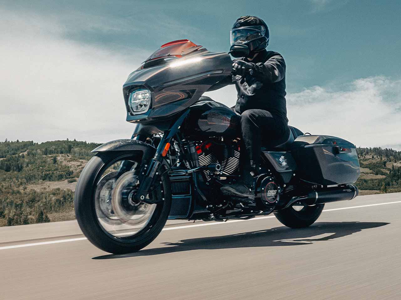 CVO Road Glide ST - Divulgação