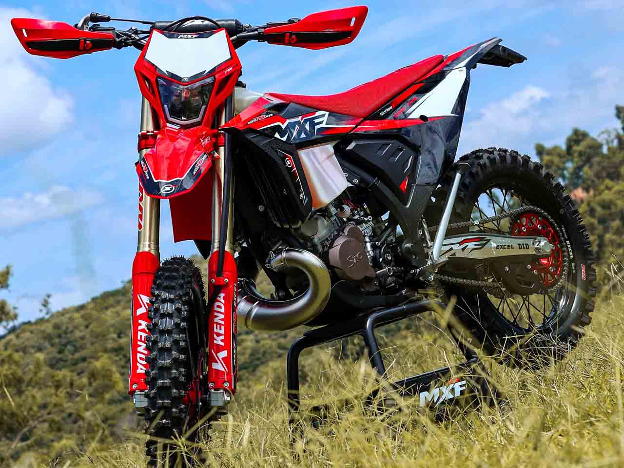 Nova off-road 2 tempos MXF 300 TSX-R - Divulgação Nova off-road 2 tempos MXF 300 TSX-R - Divulgação