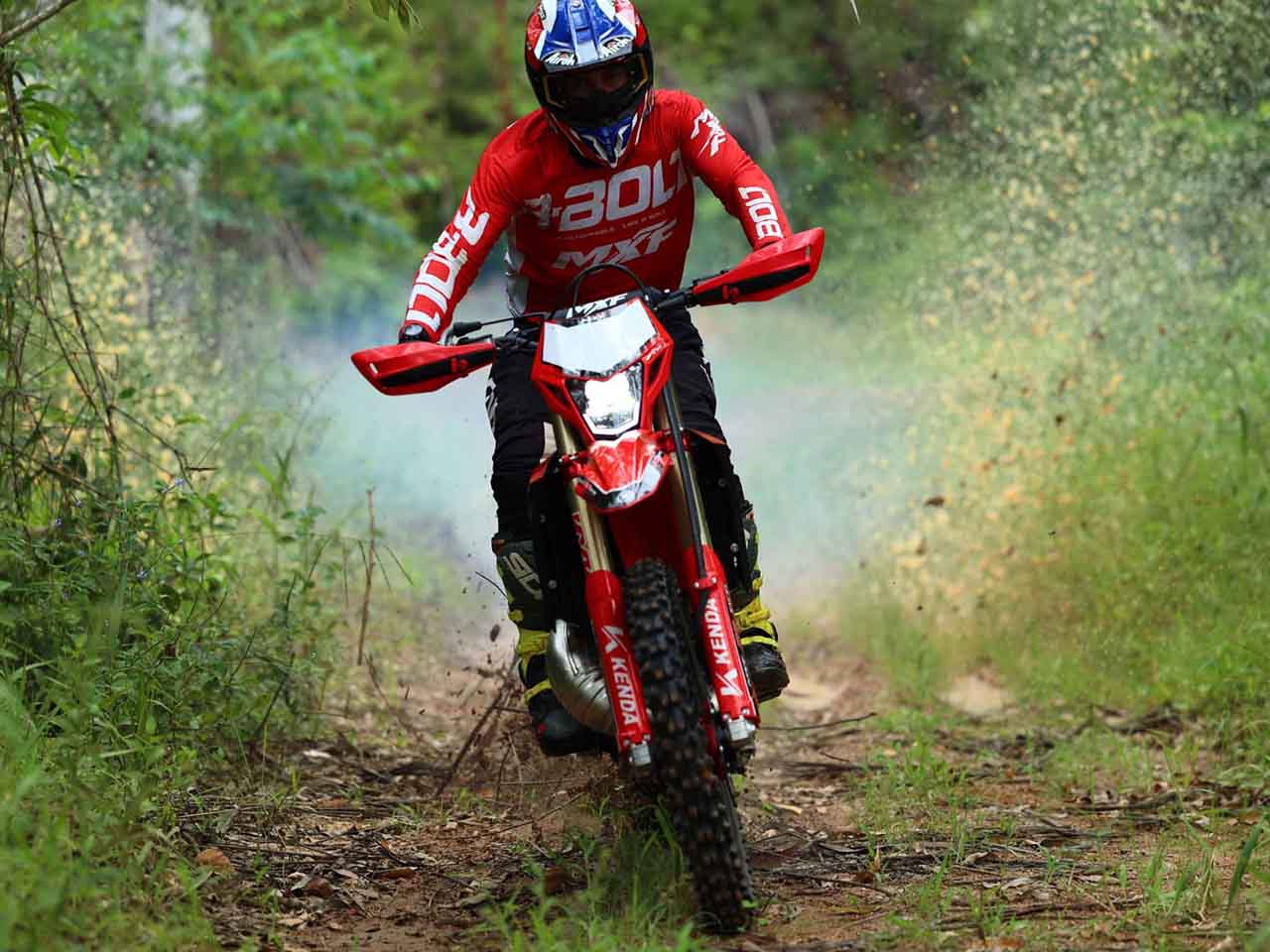 Nova off-road 2 tempos MXF 300 TSX-R - Divulgação Nova off-road 2 tempos MXF 300 TSX-R - Divulgação