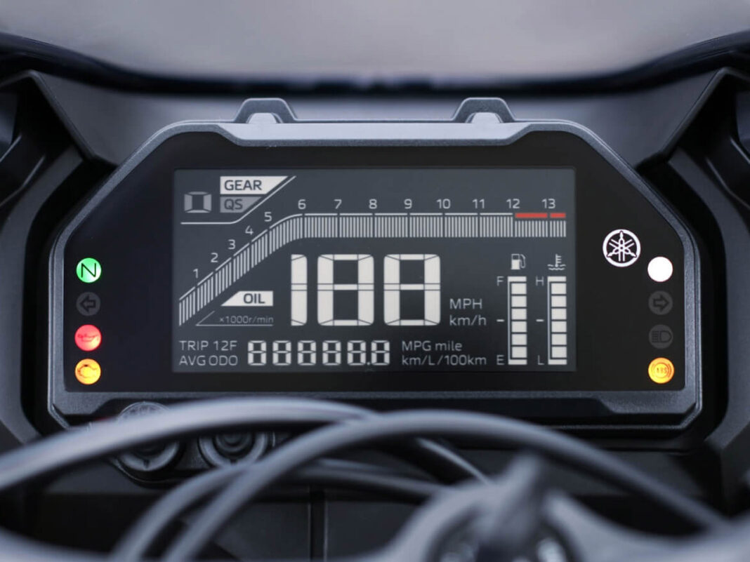 Seria uma boa no Brasil? Conheça a 'econômica' Yamaha R25 2026