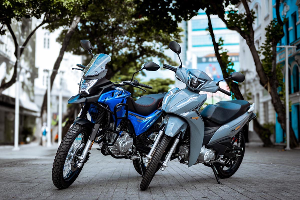 AZ 160 Xtreme e AZ 125 Alfa - Divulgação AZ 160 Xtreme e AZ 125 Alfa - Divulgação