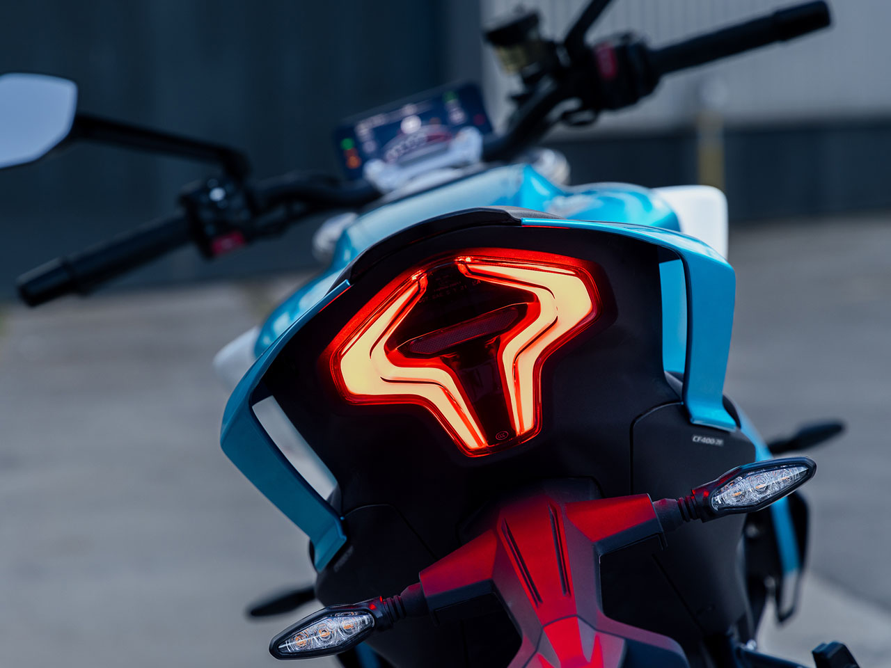 CFMoto 450 NK - Divulgação CFMoto 450 NK - Divulgação