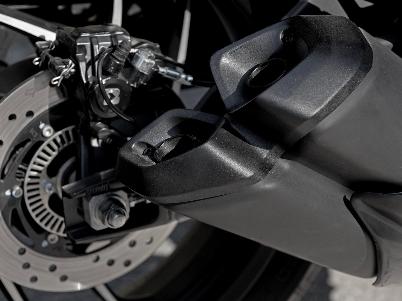 Bajaj Dominar 400 2027 - Divulgação Bajaj Dominar 400 2027 - Divulgação