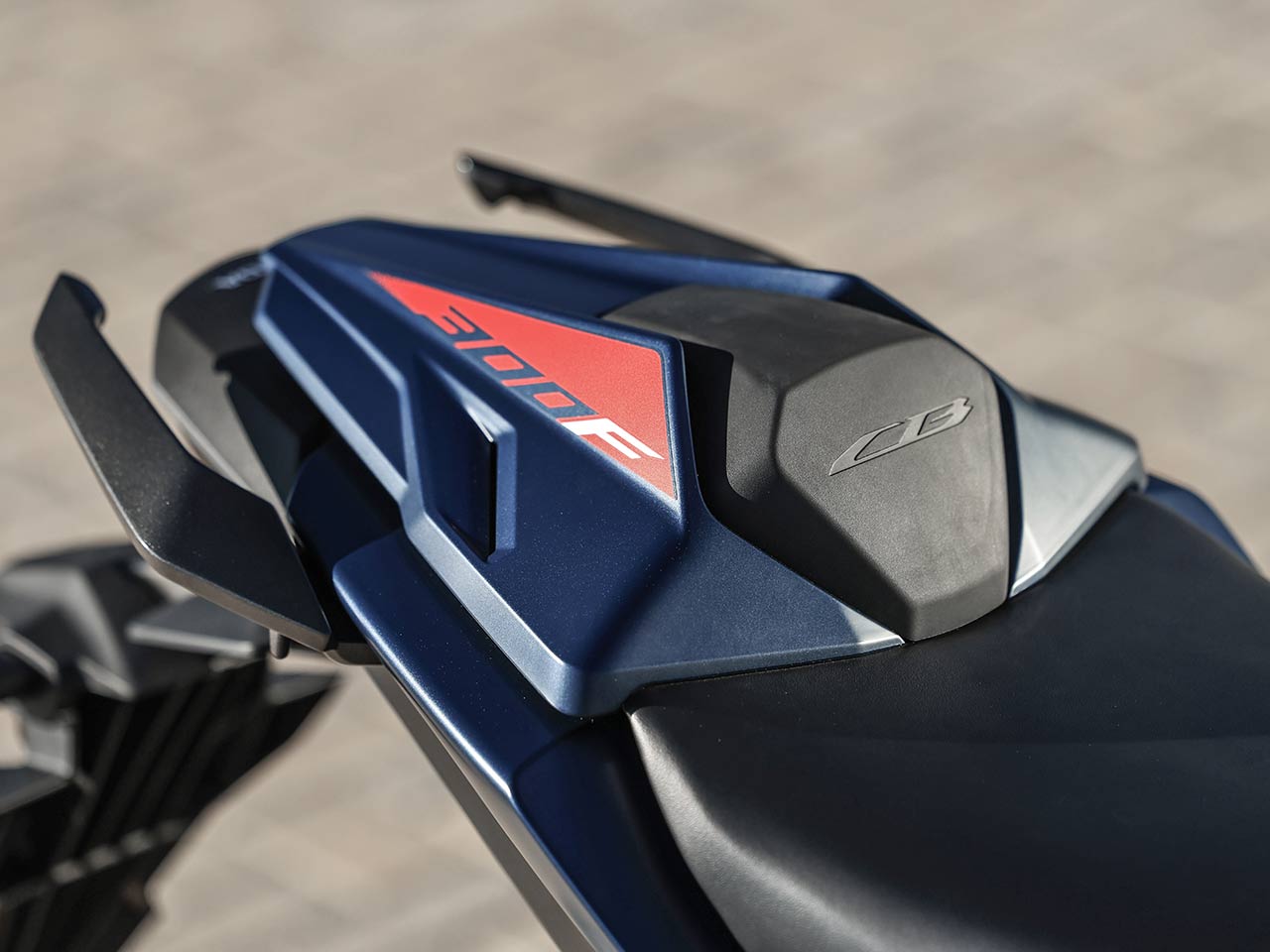 CB300F Twister S - Divulgação CB300F Twister S - Divulgação