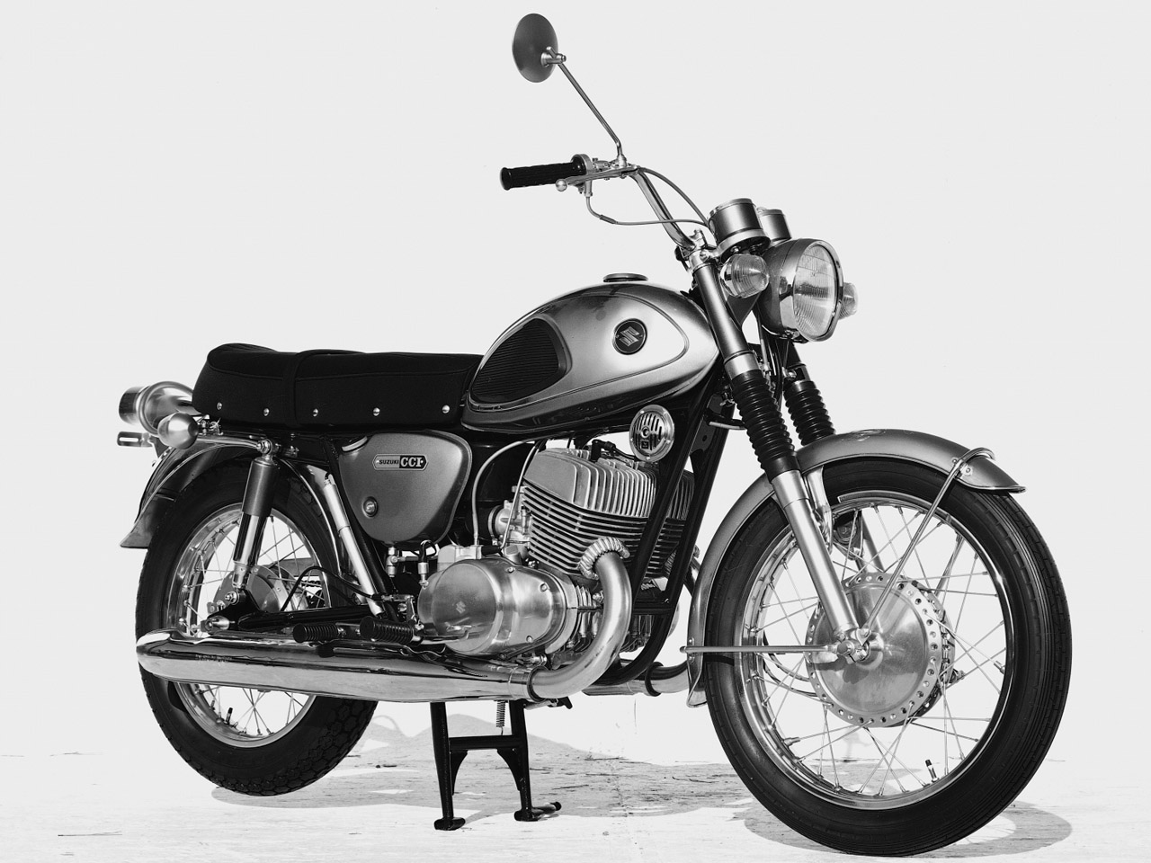 Suzuki T500 de 1968 - Divulgação Suzuki Suzuki T500 de 1968 - Divulgação Suzuki