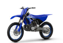 Yamaha apresenta YZ250 e YZ125 2027 no Brasil com motores dois tempos e preços a partir de R$ 61.990