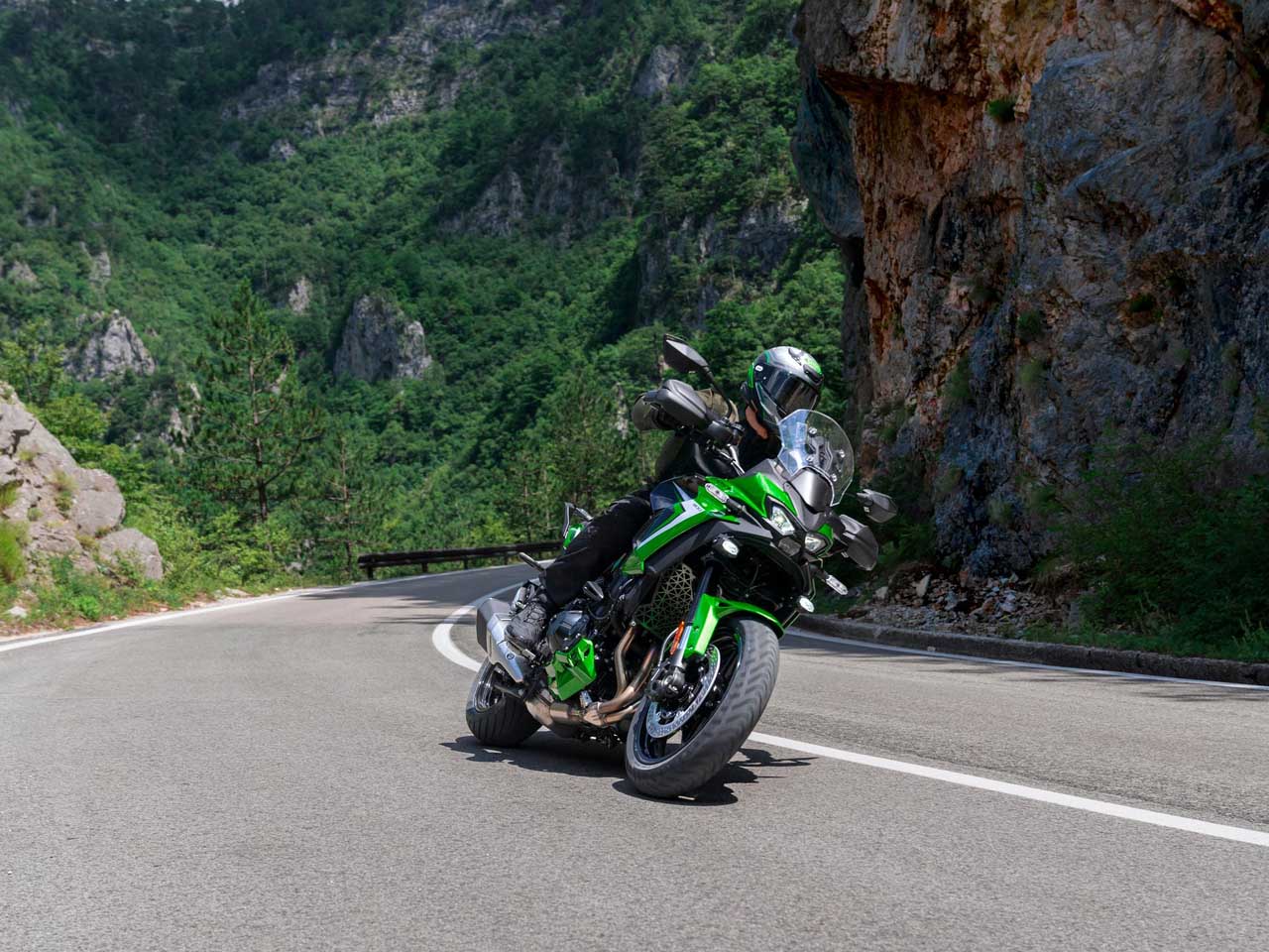 Kawasaki Versys 900 2027 - Divulgação Kawasaki Versys 900 2027 - Divulgação